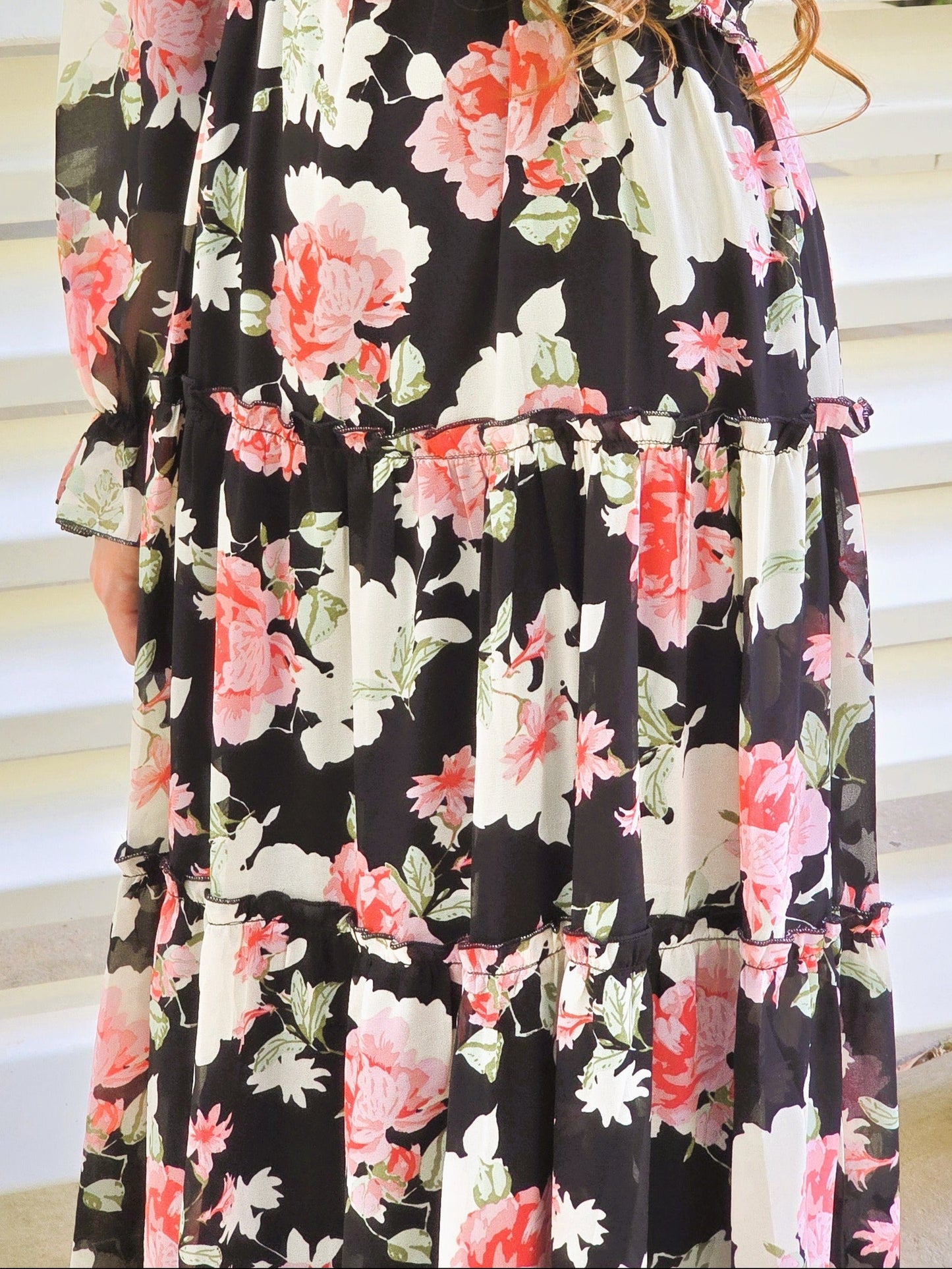 Elegant Floral Maxi Dress in Black