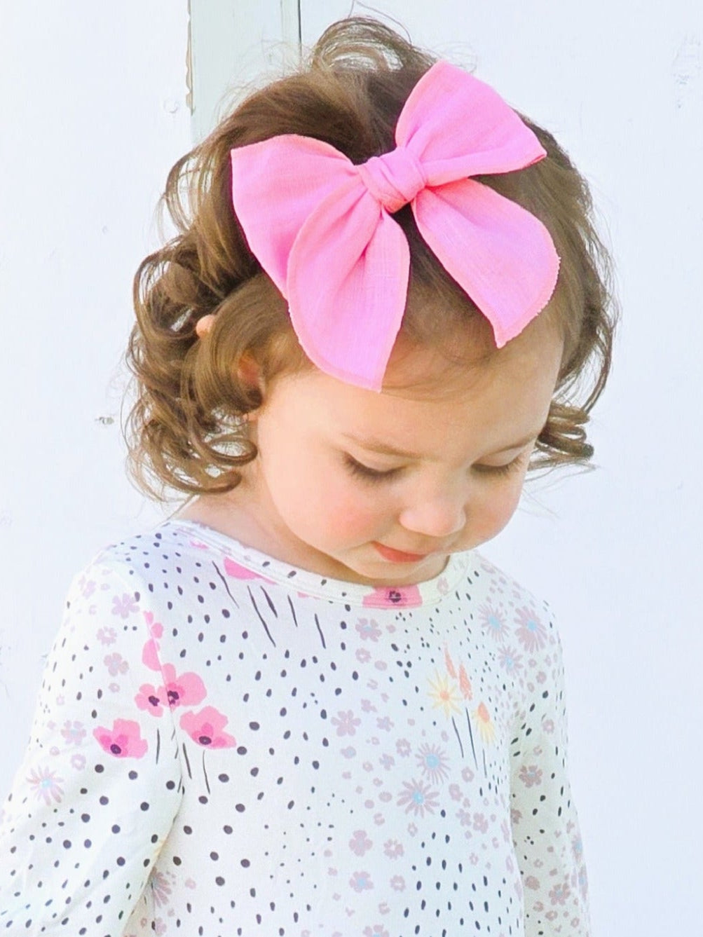Classic Hair Bow in Bubblegum Pink