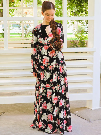 Elegant Floral Maxi Dress in Black
