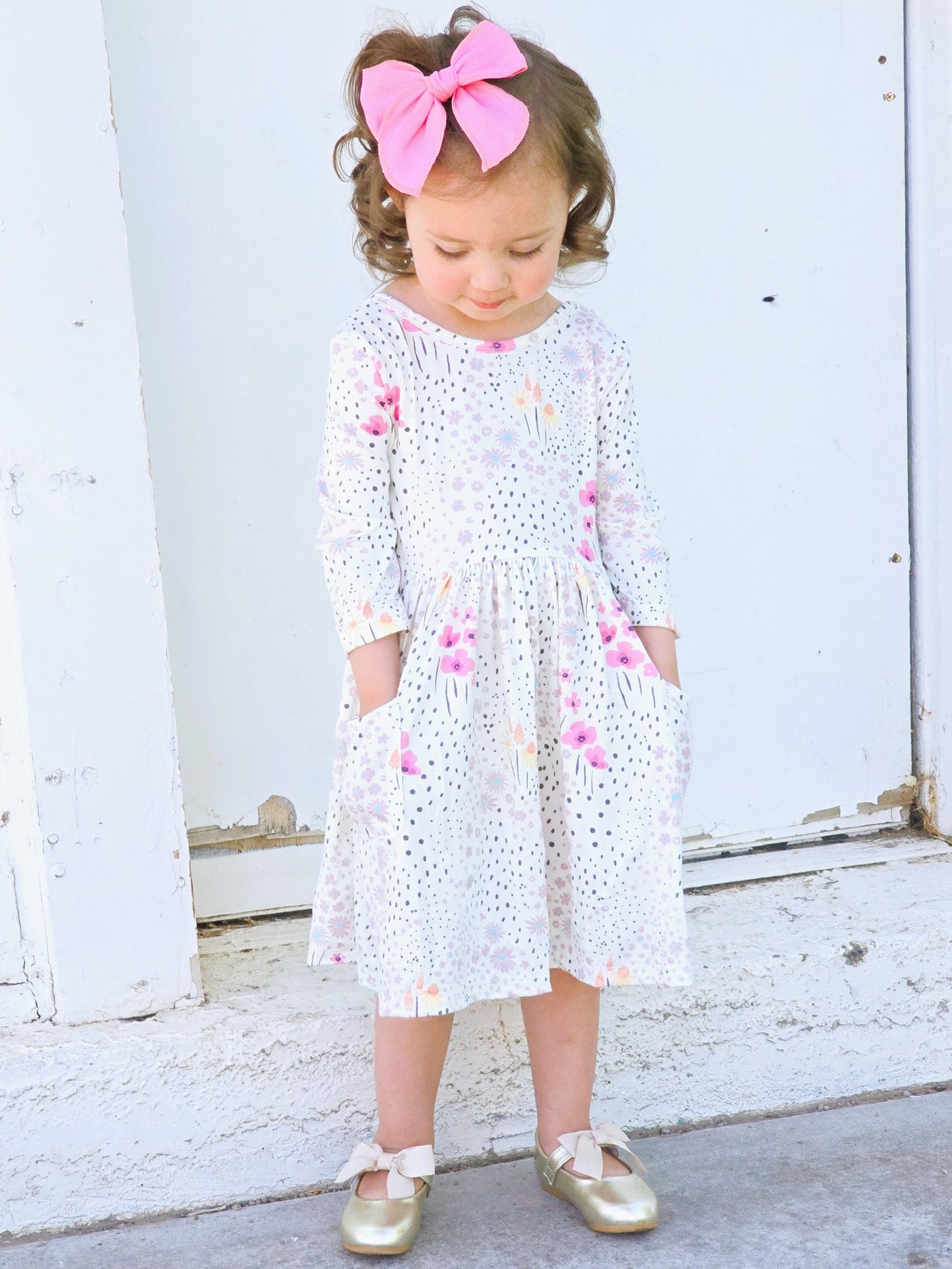 Classic Hair Bow in Bubblegum Pink